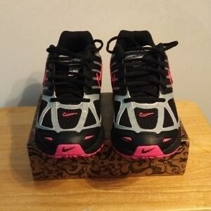 Nike Men's’s Black, Gray & Pink Athletic Running Shoes Size 9.5